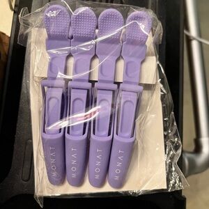 Monat hair clips